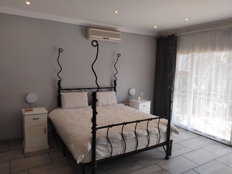 6 Bedroom Property for Sale in Dowerglen Gauteng