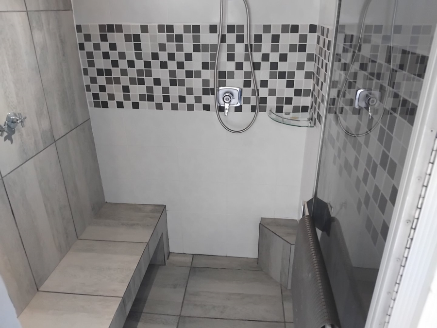 6 Bedroom Property for Sale in Dowerglen Gauteng