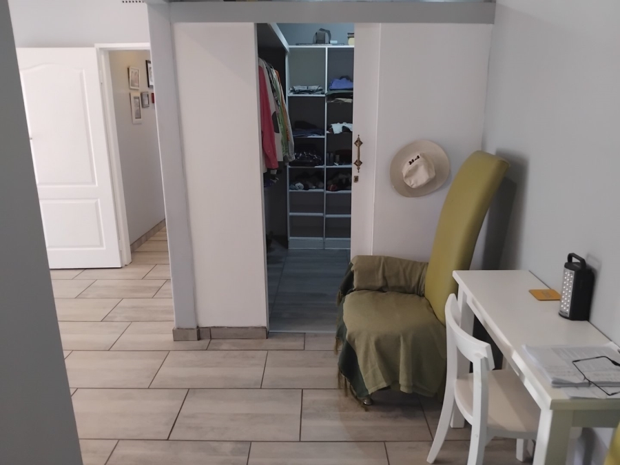 6 Bedroom Property for Sale in Dowerglen Gauteng