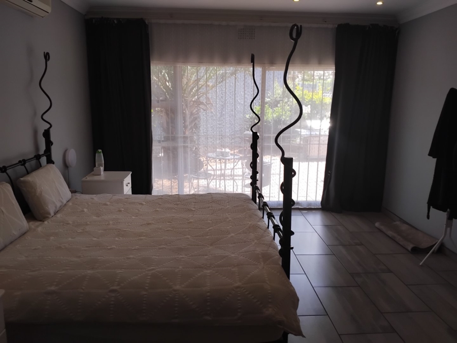6 Bedroom Property for Sale in Dowerglen Gauteng