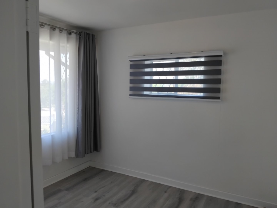 6 Bedroom Property for Sale in Dowerglen Gauteng