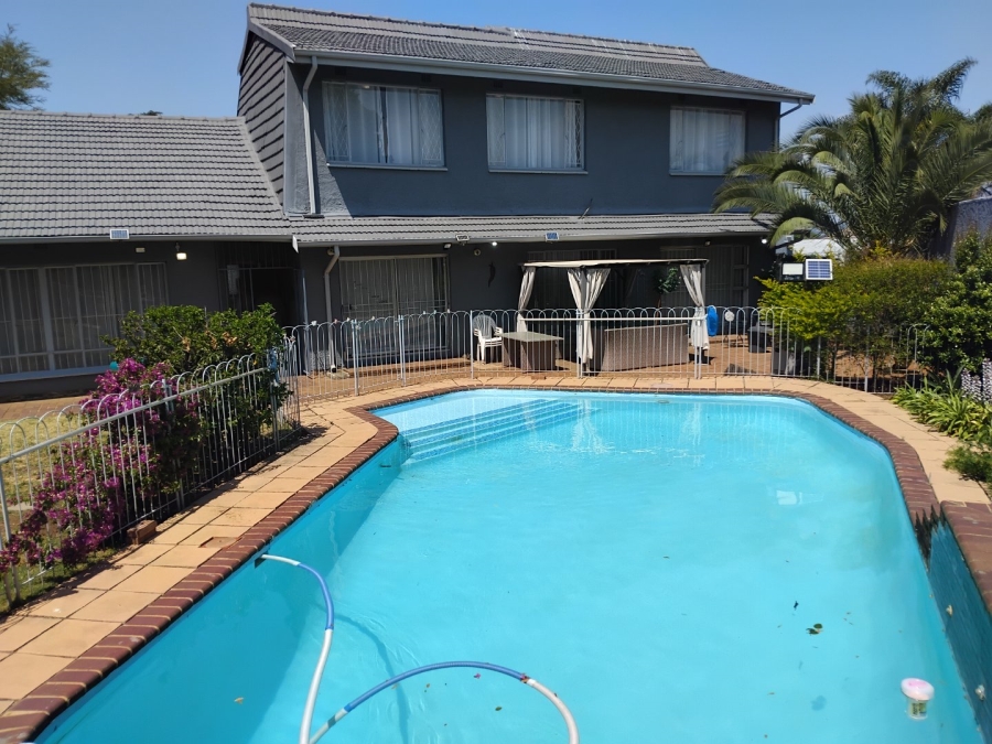 6 Bedroom Property for Sale in Dowerglen Gauteng
