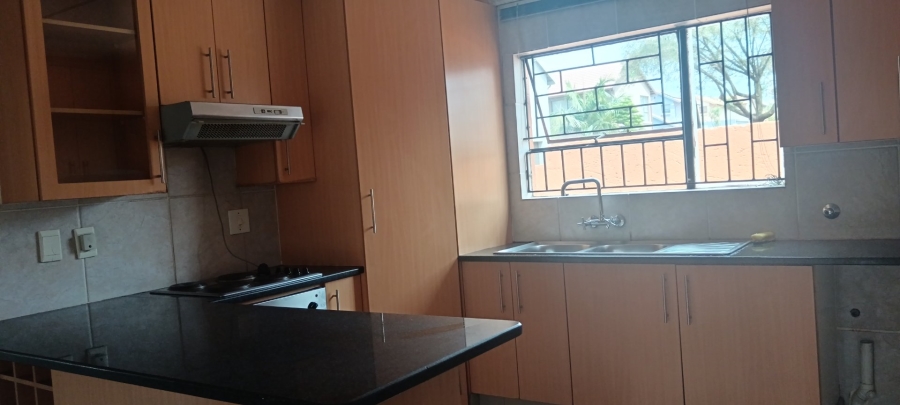 To Let 3 Bedroom Property for Rent in Glen Marais Gauteng