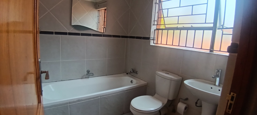 To Let 3 Bedroom Property for Rent in Glen Marais Gauteng