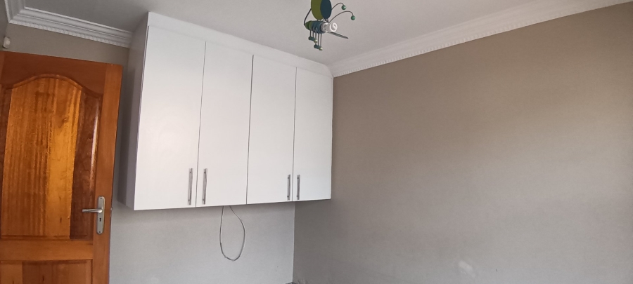 To Let 3 Bedroom Property for Rent in Glen Marais Gauteng
