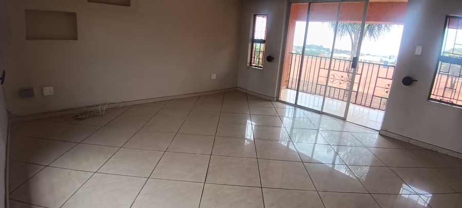 To Let 3 Bedroom Property for Rent in Glen Marais Gauteng