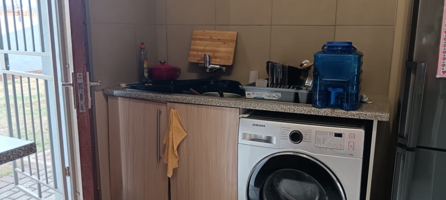 To Let 2 Bedroom Property for Rent in Sagewood Gauteng
