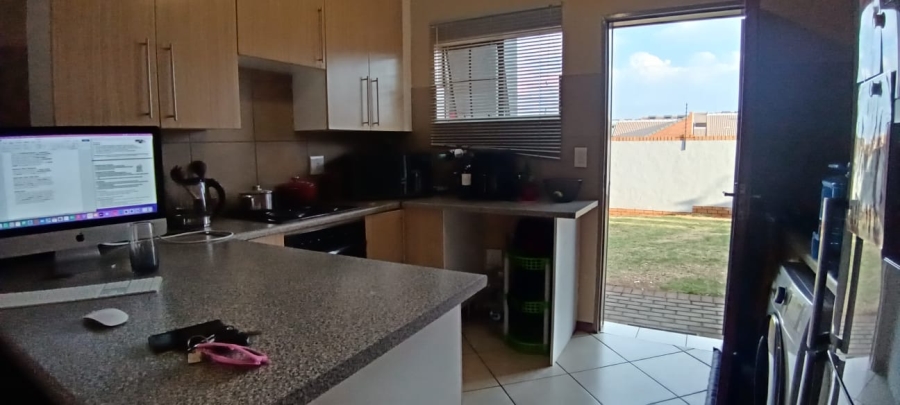 To Let 2 Bedroom Property for Rent in Sagewood Gauteng