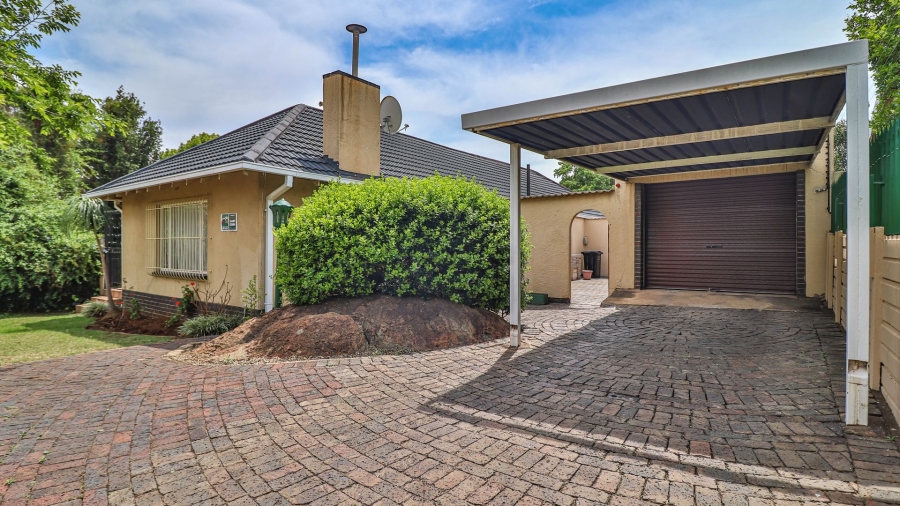 3 Bedroom Property for Sale in Buurendal Gauteng