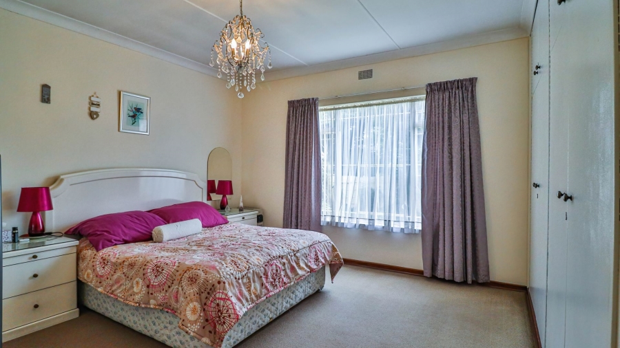 3 Bedroom Property for Sale in Buurendal Gauteng
