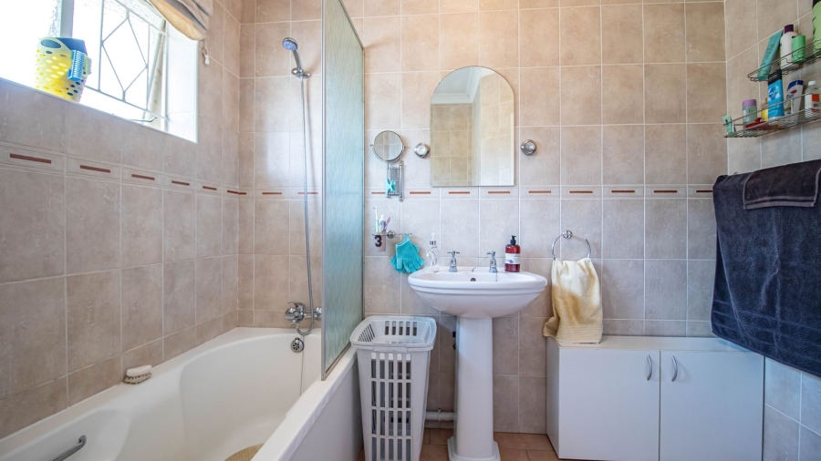 3 Bedroom Property for Sale in Buurendal Gauteng