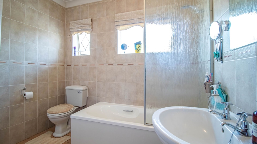 3 Bedroom Property for Sale in Buurendal Gauteng