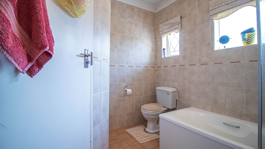 3 Bedroom Property for Sale in Buurendal Gauteng