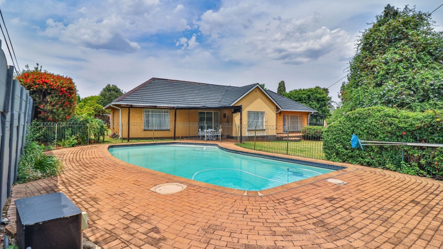 3 Bedroom Property for Sale in Buurendal Gauteng
