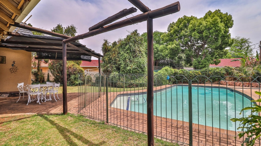 3 Bedroom Property for Sale in Buurendal Gauteng