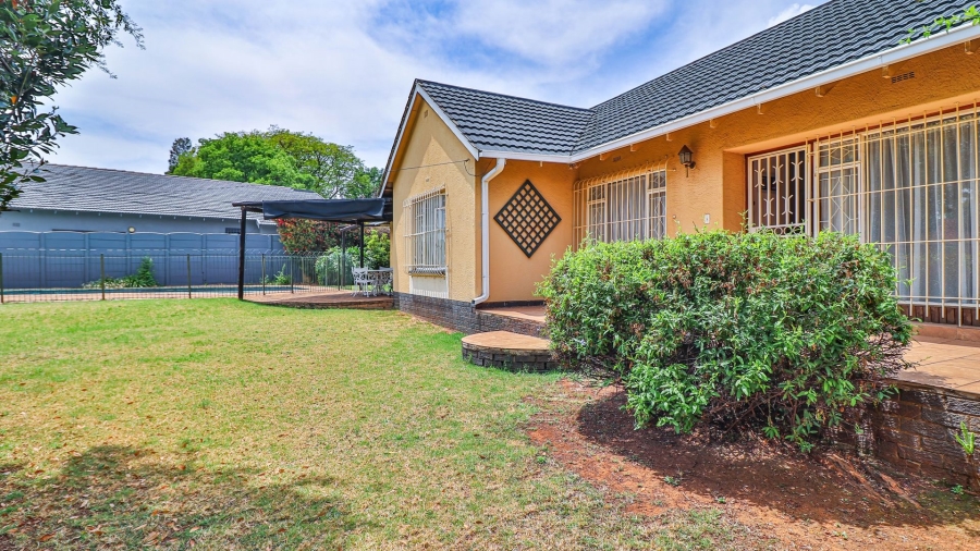 3 Bedroom Property for Sale in Buurendal Gauteng