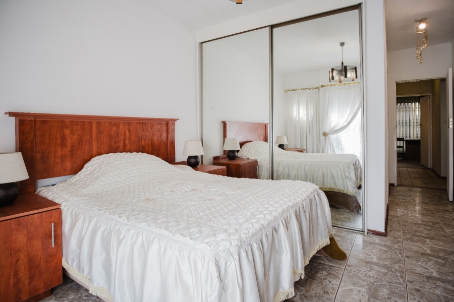 2 Bedroom Property for Sale in Glenvista Gauteng