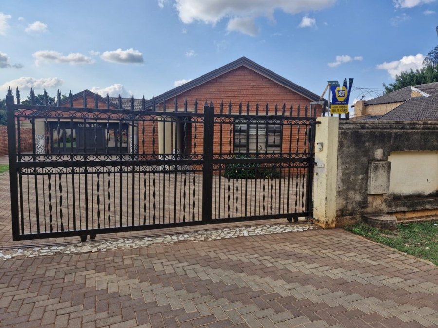 4 Bedroom Property for Sale in The Orchards Gauteng