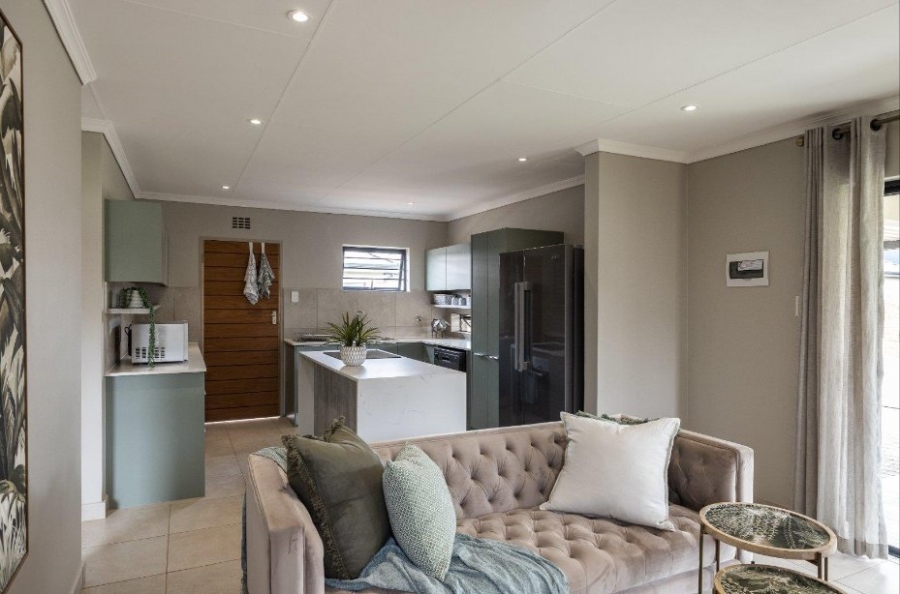 To Let 3 Bedroom Property for Rent in Lion Pride Gauteng