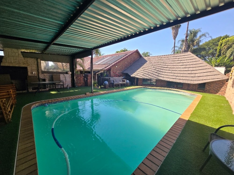 4 Bedroom Property for Sale in Dorandia Gauteng