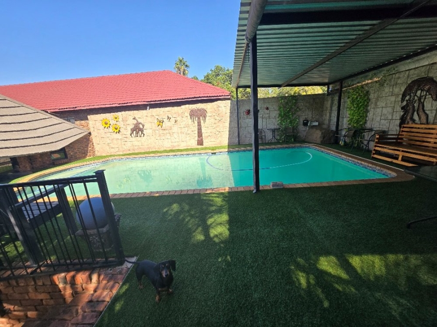 4 Bedroom Property for Sale in Dorandia Gauteng