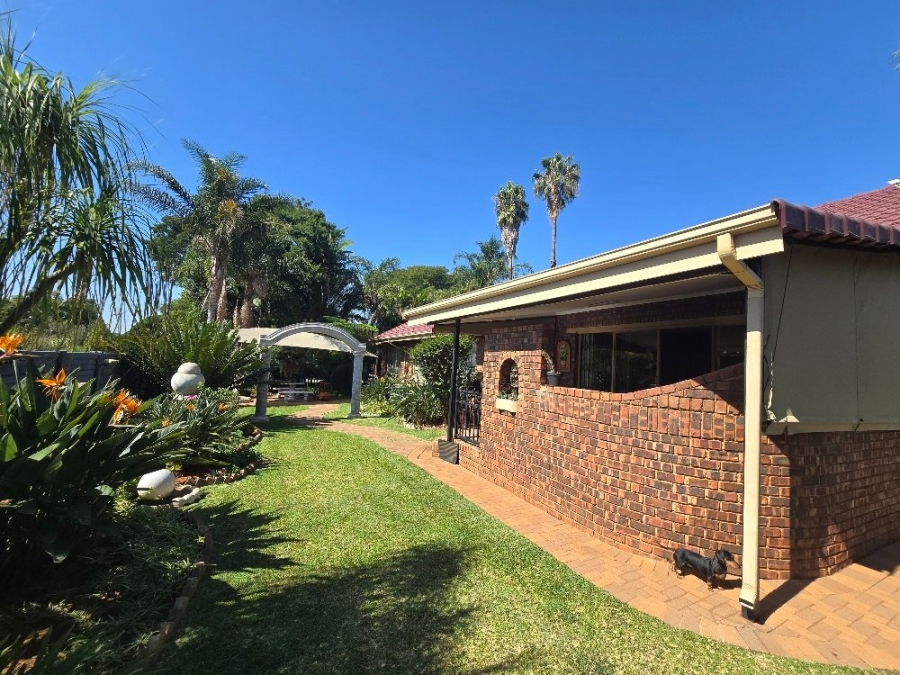 4 Bedroom Property for Sale in Dorandia Gauteng