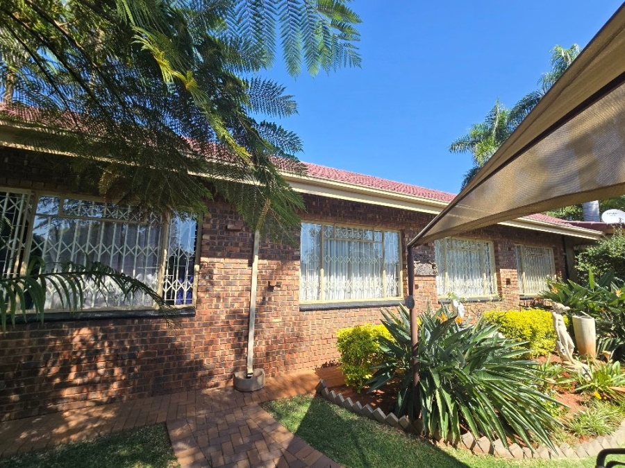 4 Bedroom Property for Sale in Dorandia Gauteng