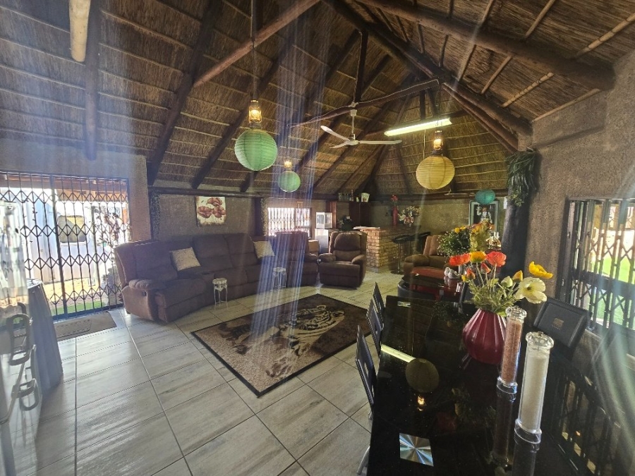 4 Bedroom Property for Sale in Dorandia Gauteng