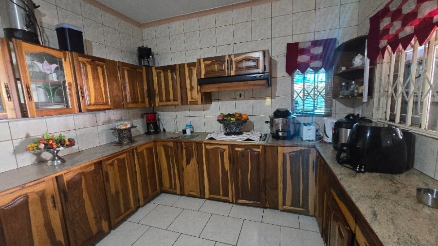 4 Bedroom Property for Sale in Dorandia Gauteng