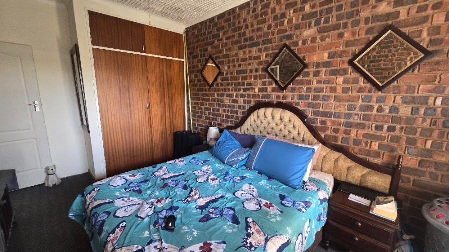 4 Bedroom Property for Sale in Dorandia Gauteng