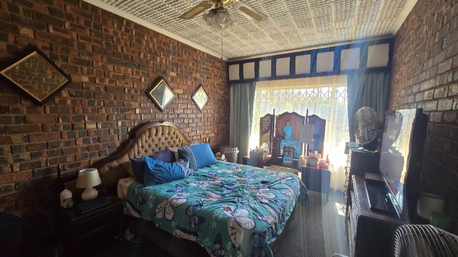 4 Bedroom Property for Sale in Dorandia Gauteng