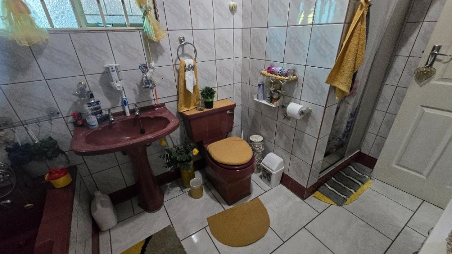 4 Bedroom Property for Sale in Dorandia Gauteng