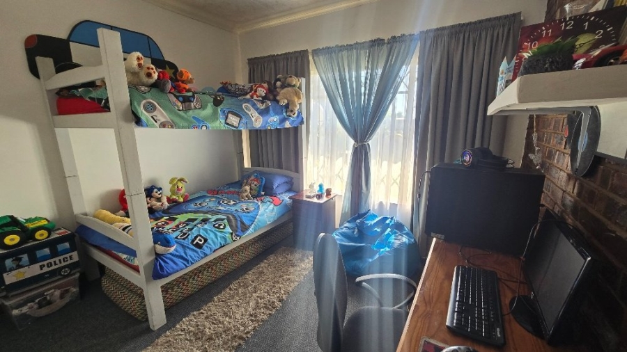 4 Bedroom Property for Sale in Dorandia Gauteng