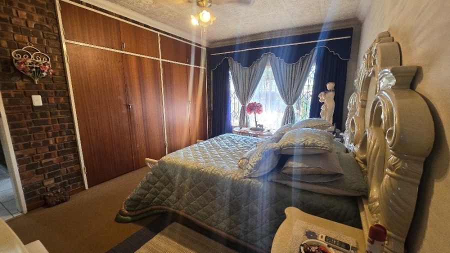 4 Bedroom Property for Sale in Dorandia Gauteng