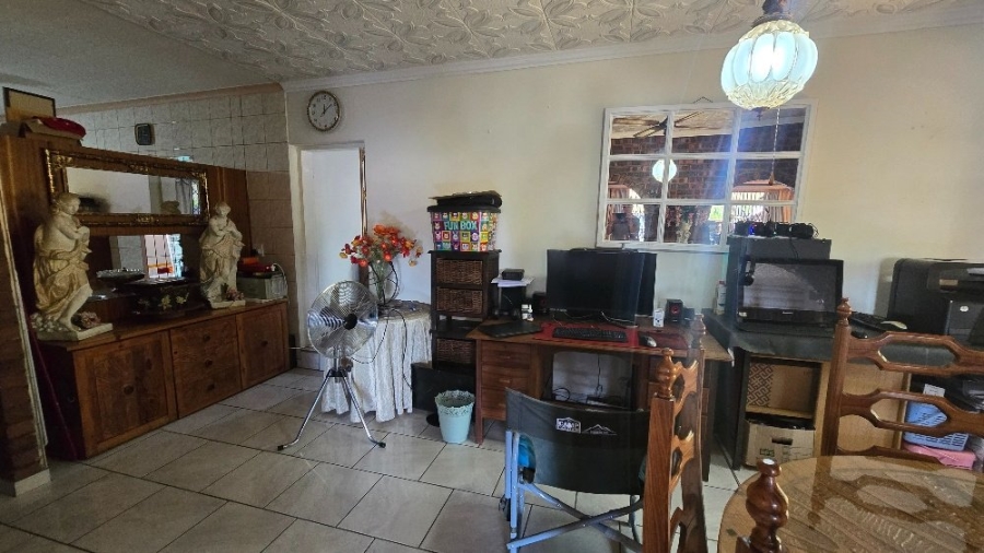 4 Bedroom Property for Sale in Dorandia Gauteng