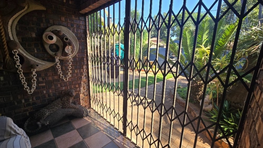 4 Bedroom Property for Sale in Dorandia Gauteng