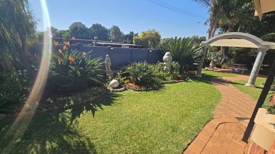 4 Bedroom Property for Sale in Dorandia Gauteng