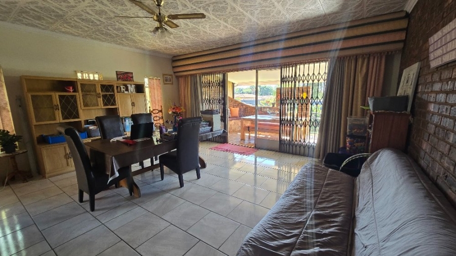 4 Bedroom Property for Sale in Dorandia Gauteng