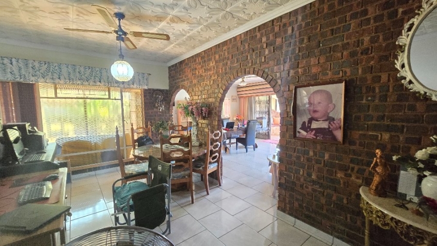 4 Bedroom Property for Sale in Dorandia Gauteng