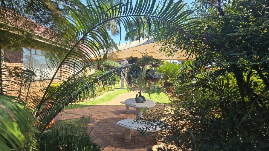4 Bedroom Property for Sale in Dorandia Gauteng