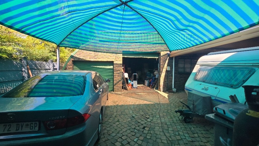 4 Bedroom Property for Sale in Dorandia Gauteng