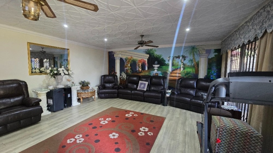 4 Bedroom Property for Sale in Dorandia Gauteng