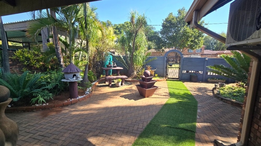 4 Bedroom Property for Sale in Dorandia Gauteng