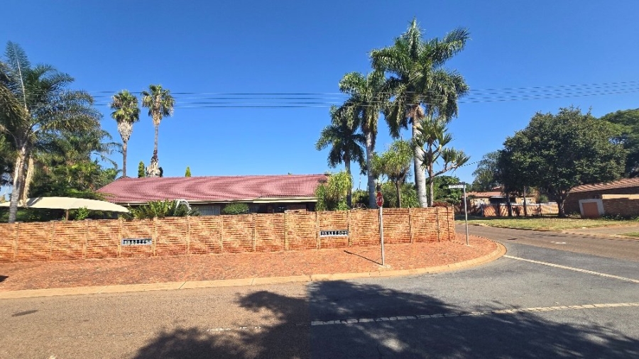 4 Bedroom Property for Sale in Dorandia Gauteng