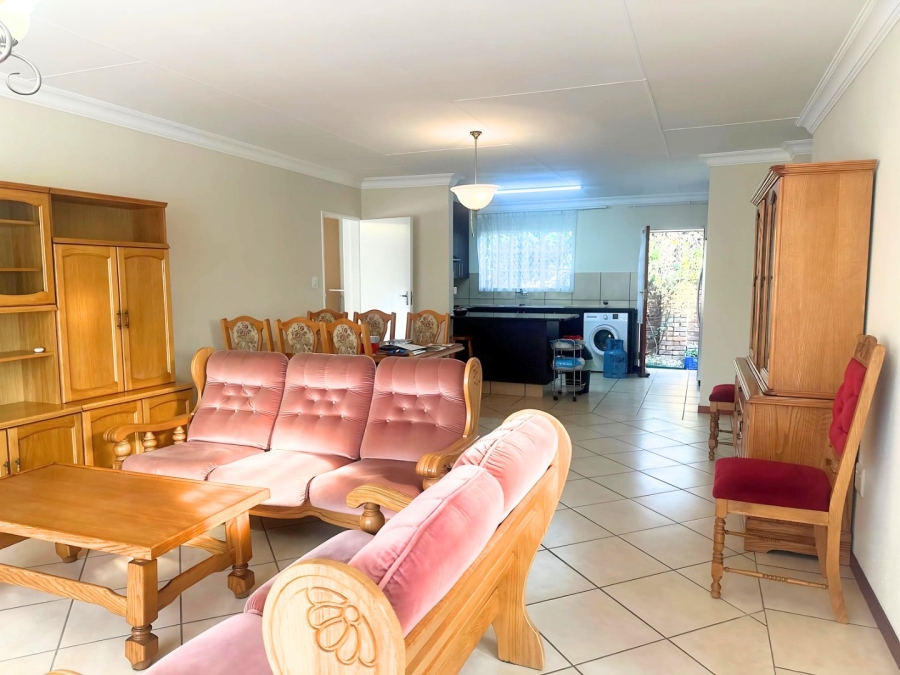 2 Bedroom Property for Sale in Honeydew Manor Gauteng