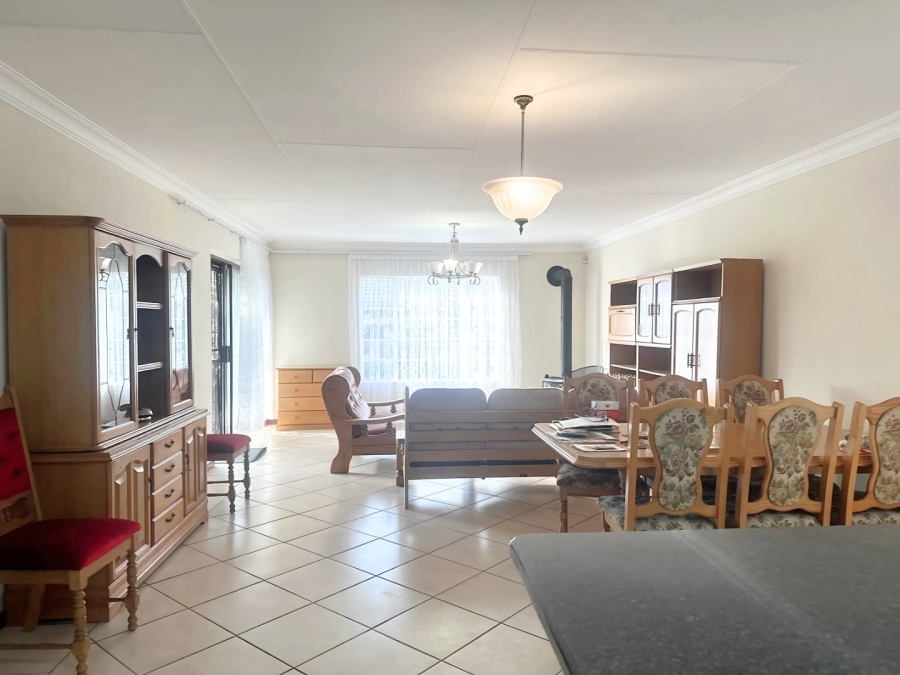 2 Bedroom Property for Sale in Honeydew Manor Gauteng