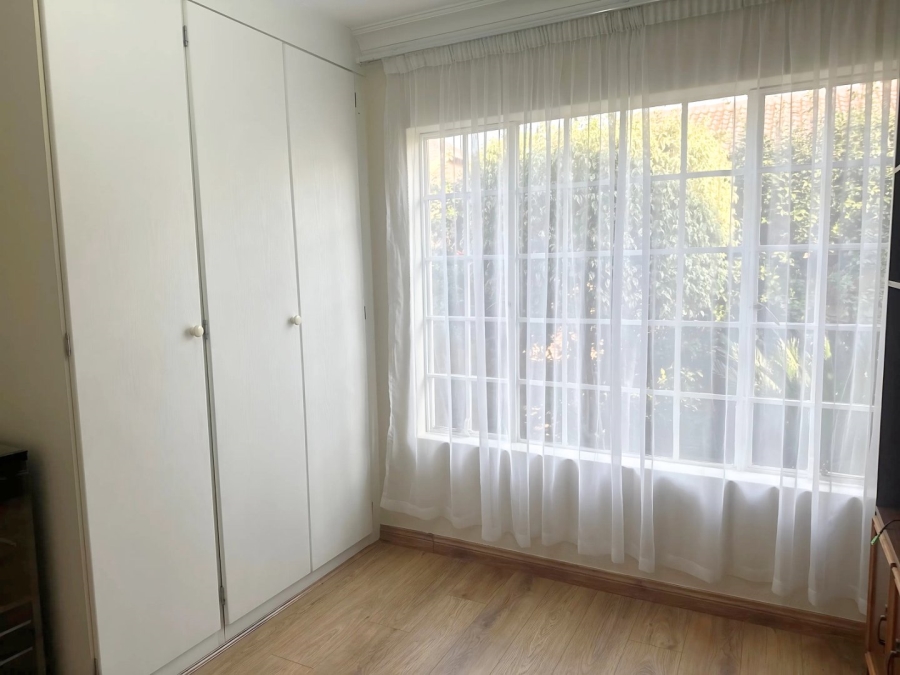 2 Bedroom Property for Sale in Honeydew Manor Gauteng