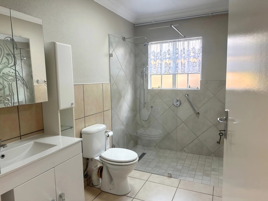 2 Bedroom Property for Sale in Honeydew Manor Gauteng