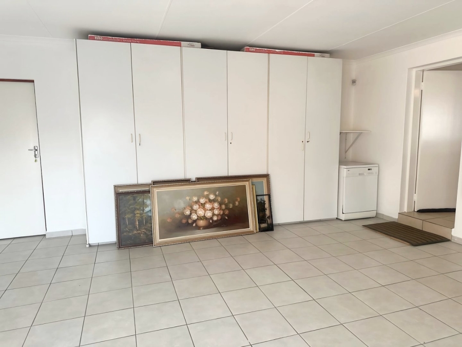 2 Bedroom Property for Sale in Honeydew Manor Gauteng
