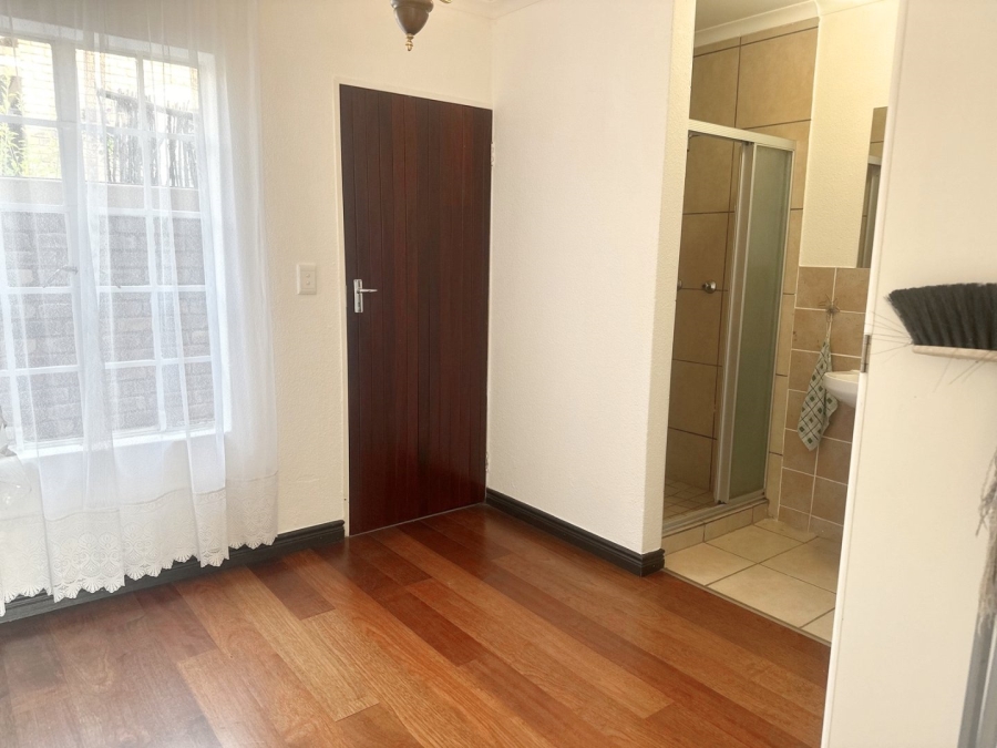 2 Bedroom Property for Sale in Honeydew Manor Gauteng